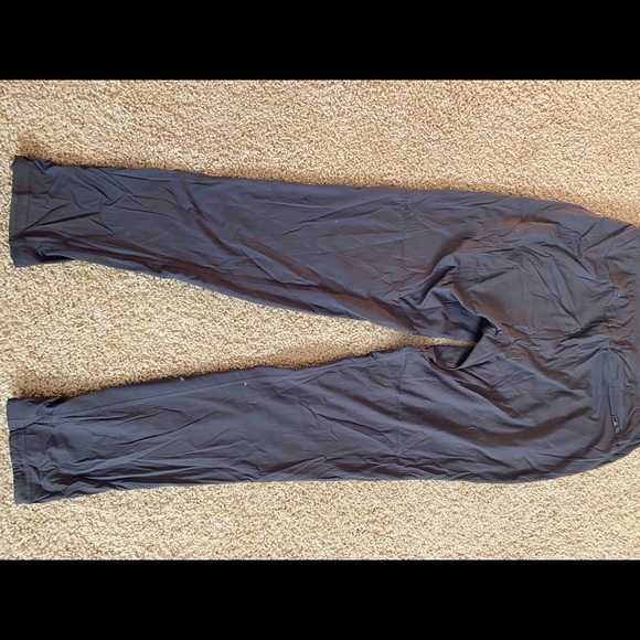 Lululemon pants size medium